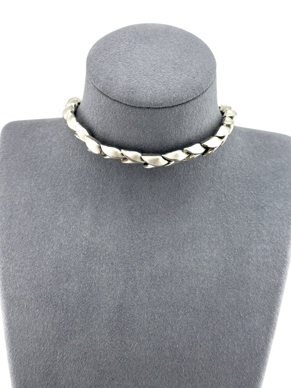 Vintage Trifari 1950s Silver Tone Petite Choker Chevron Link Collar Necklace